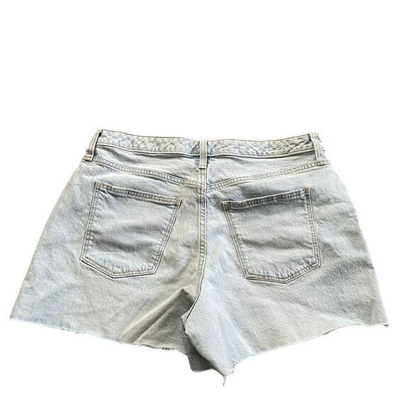 NWOT High-Rise Vintage Midi Jean Shorts - Universal Thread Light Blue Size 12 - Picture 5 of 5